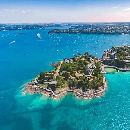 Apartment Sublime Avec Jardin - 5 Mn A Pied Des Halles Et Plages Dinard